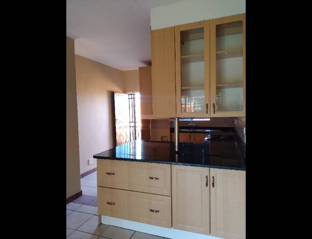2 BEDROOM PROPERTY TO RENT IN MOOIKLOOF RIDGE ESTATE